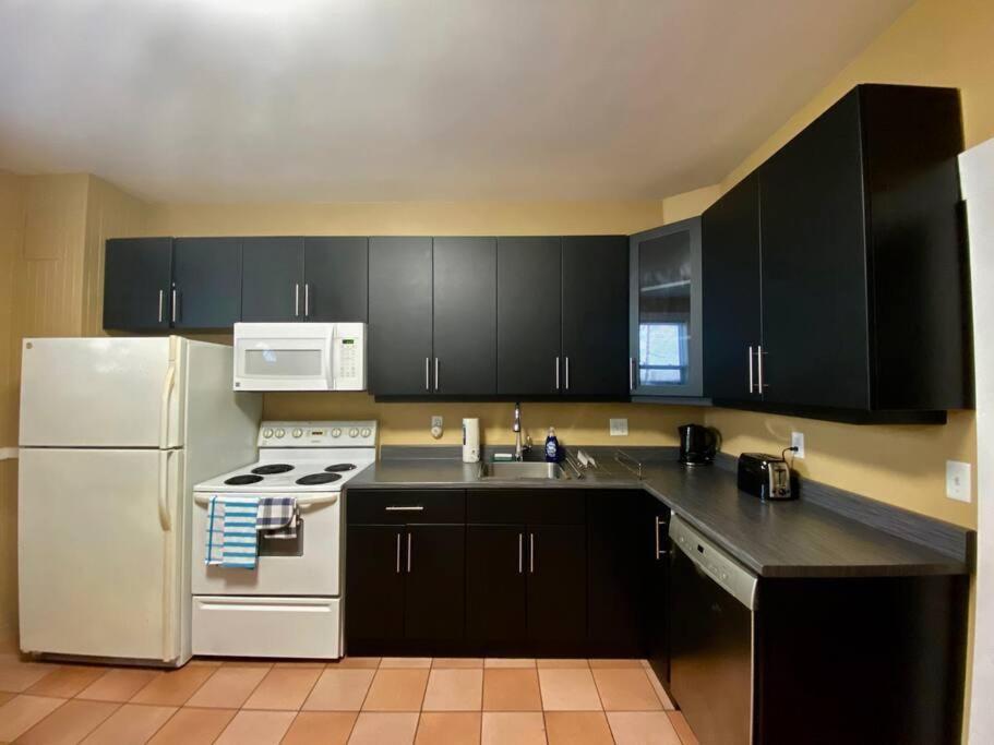 Holiday home Large Townhouse, Lower Floor With Ac, Center